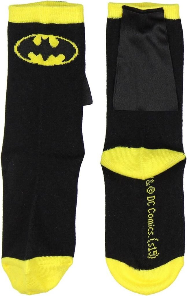 Superhero DC Comics Batman Black Yellow Youth Boys Caped Crew Socks (7-9)