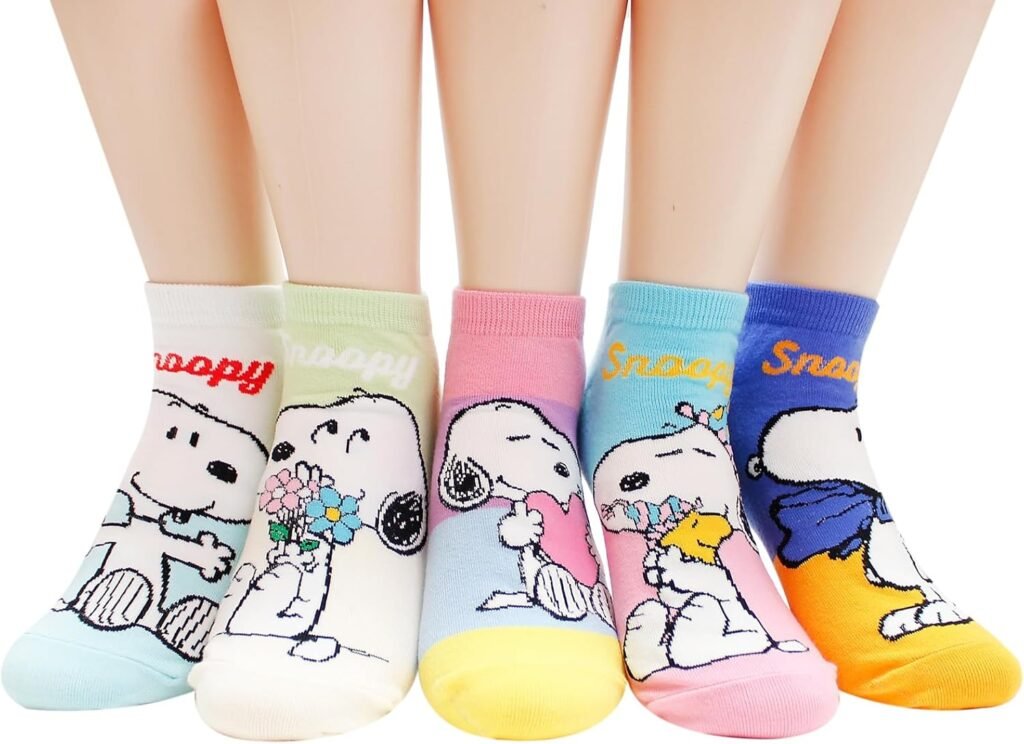 The Peanuts Snoopy Women and teen girls Cartoon Character Series Licensed Socks