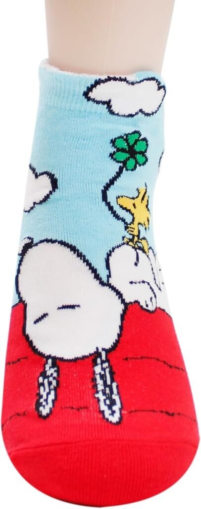 The Peanuts Snoopy Women and teen girls Cartoon Character Series Licensed Socks